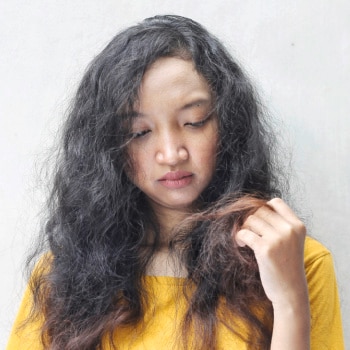 Shampo untuk Rambut Kering dan Mengembang