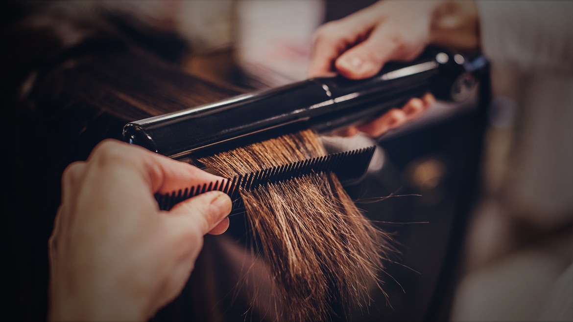 Como tratar um couro cabeludo ressecado - Tratando um couro cabeludo ressecado