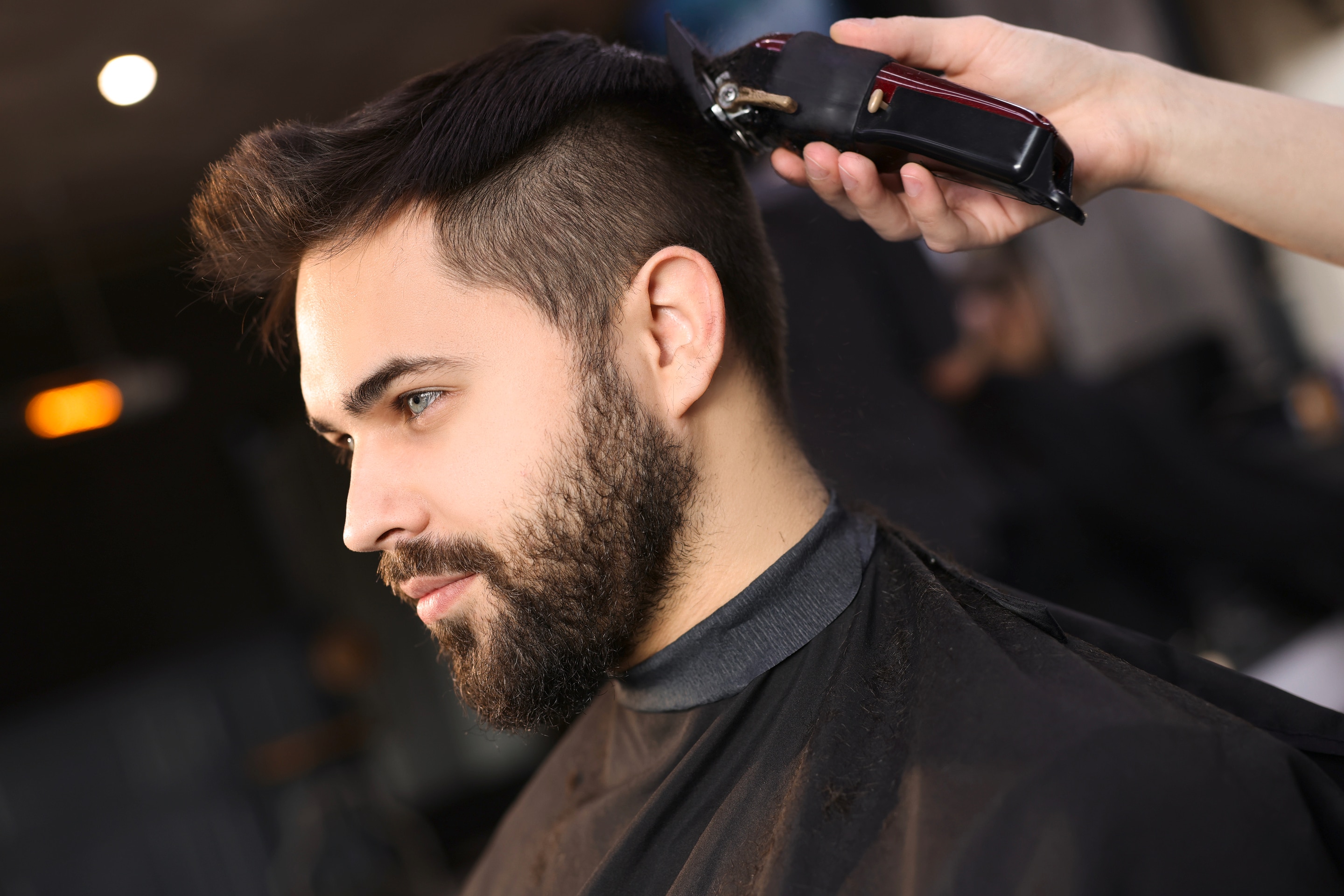 26+ Modern Quiff Hairstyles for Men - Men's Hairstyle Tips | Very short  hair men, Men's short hair, Mens haircuts short