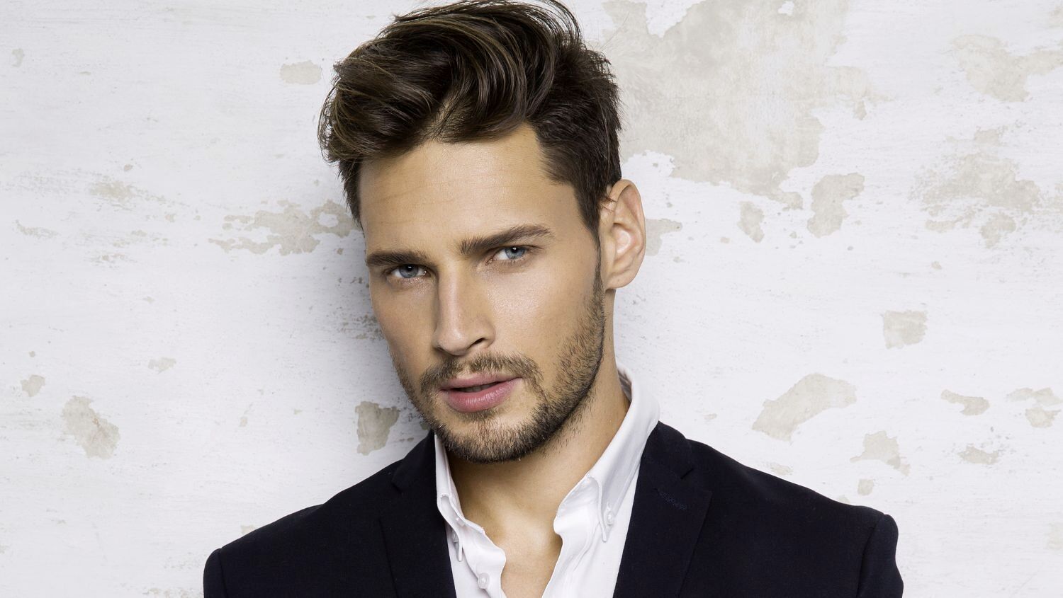 The Pompadour Middle Part