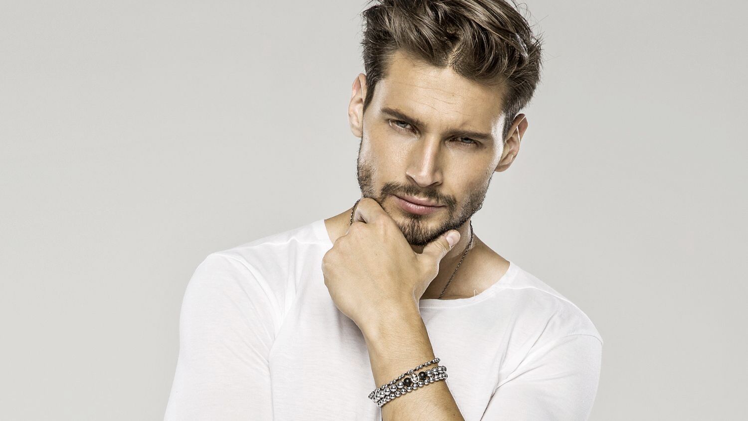 The Side-Swept Middle Part