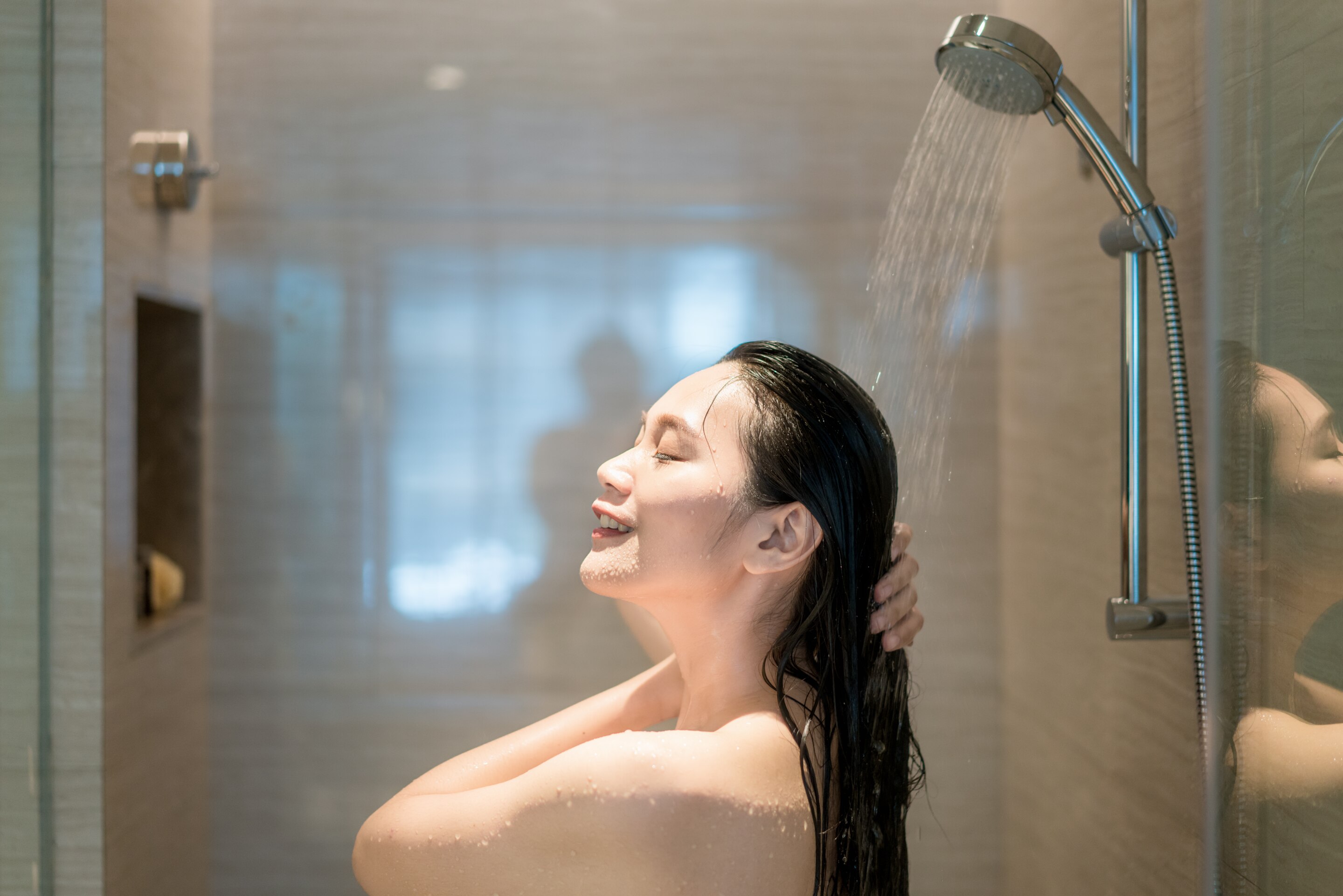 Cara agar Rambut Tidak Berminyak dengan Micellar Shampoo