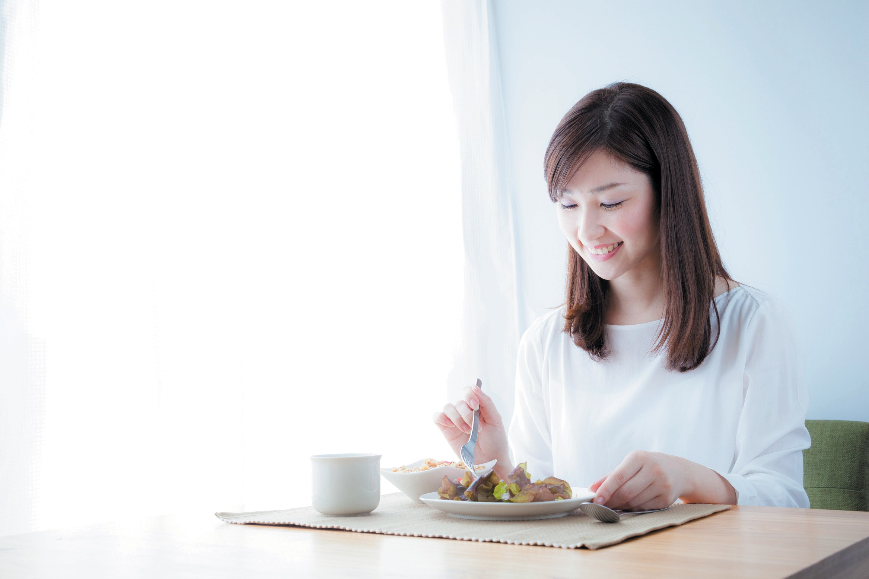 woman eating health