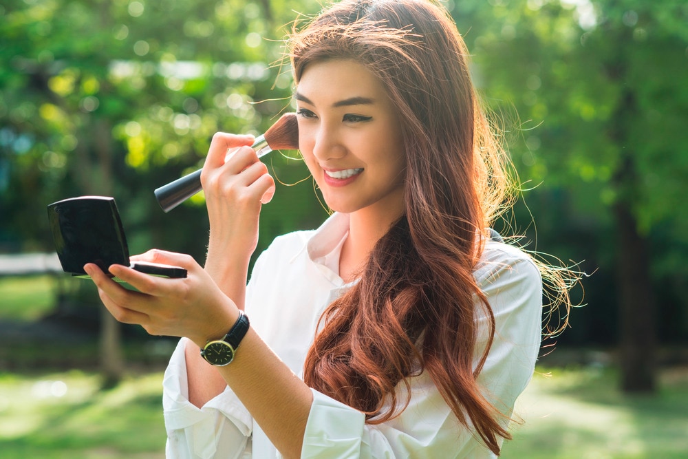 7 Uses of Face Powder in a Beauty Emergency 