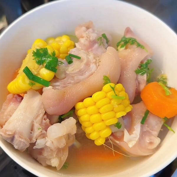 Canh Chân Giò Hầm Củ Quả