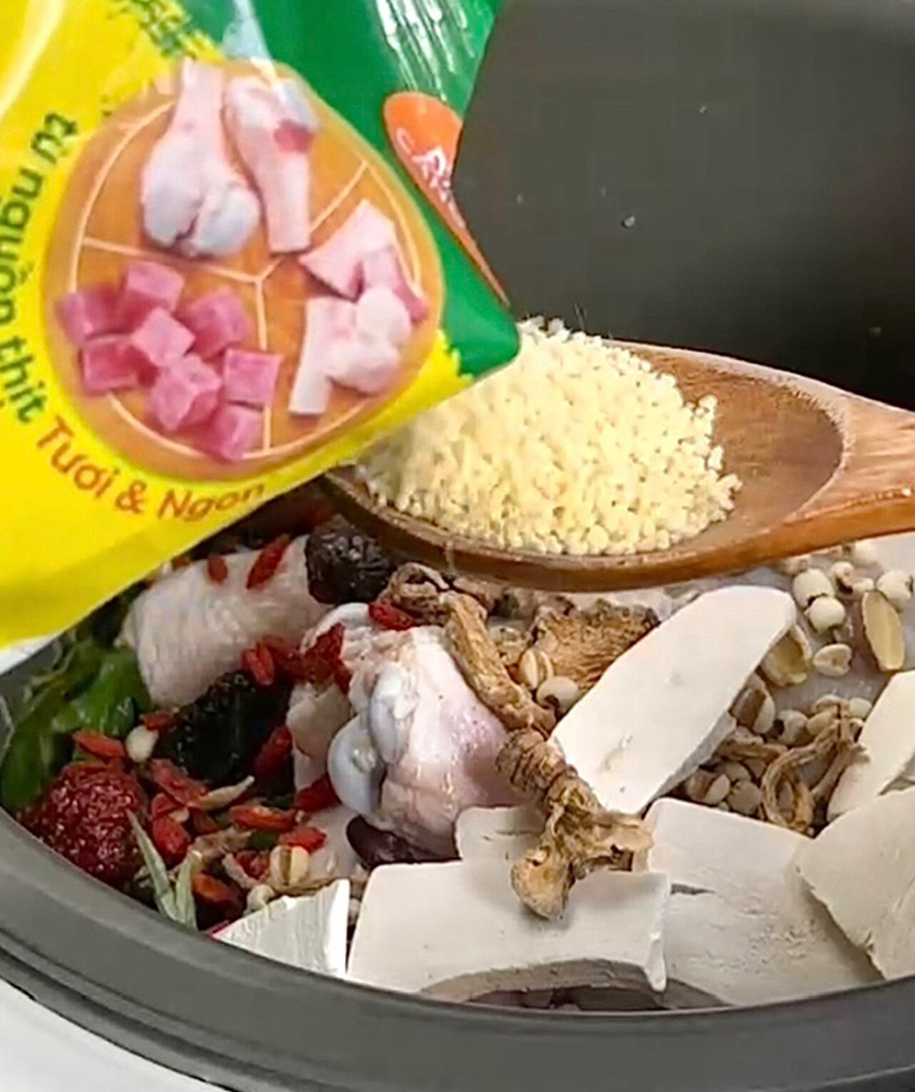 Dong san pham nuoc mam cao cap