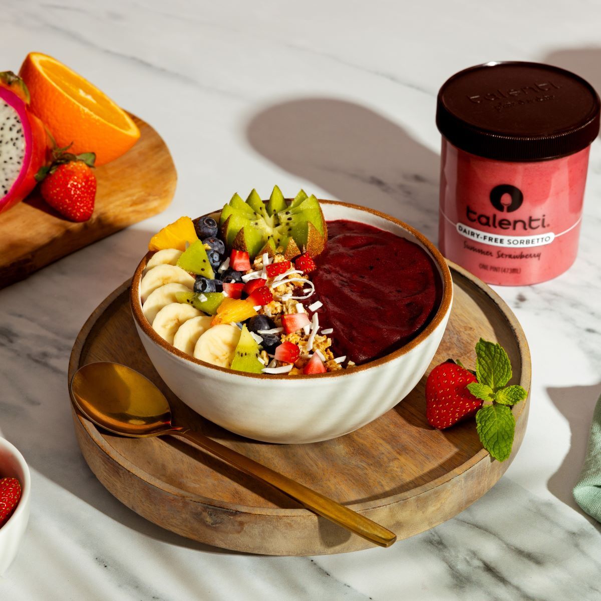 STRAWBERRY AÇAÍ SMOOTHIE BOWL