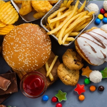 makanan yang tidak boleh di makan saat berjerawat