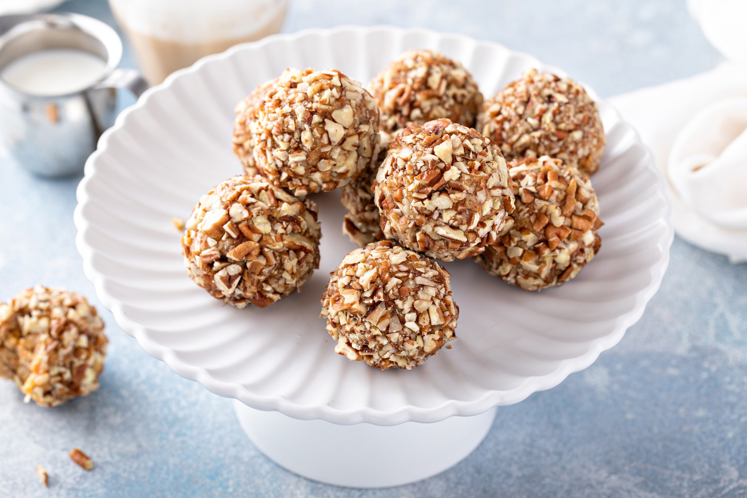 Graham balls on a decorative cake stand.