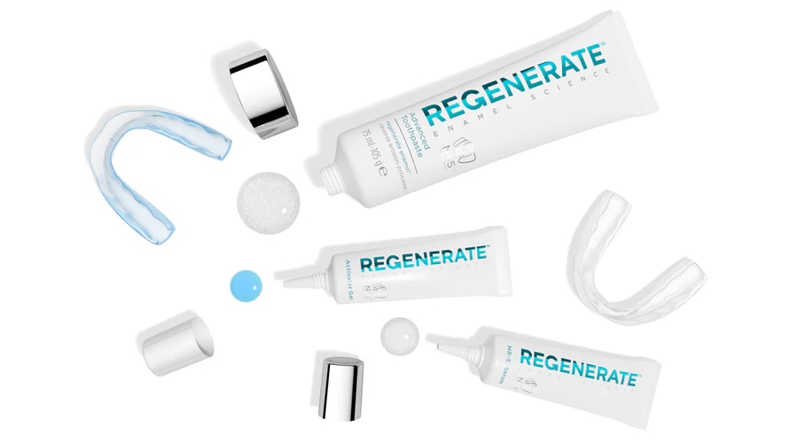 kit de régénération de l'émail dentaire contenant un dentifrice un sérum activateur et des gouttières