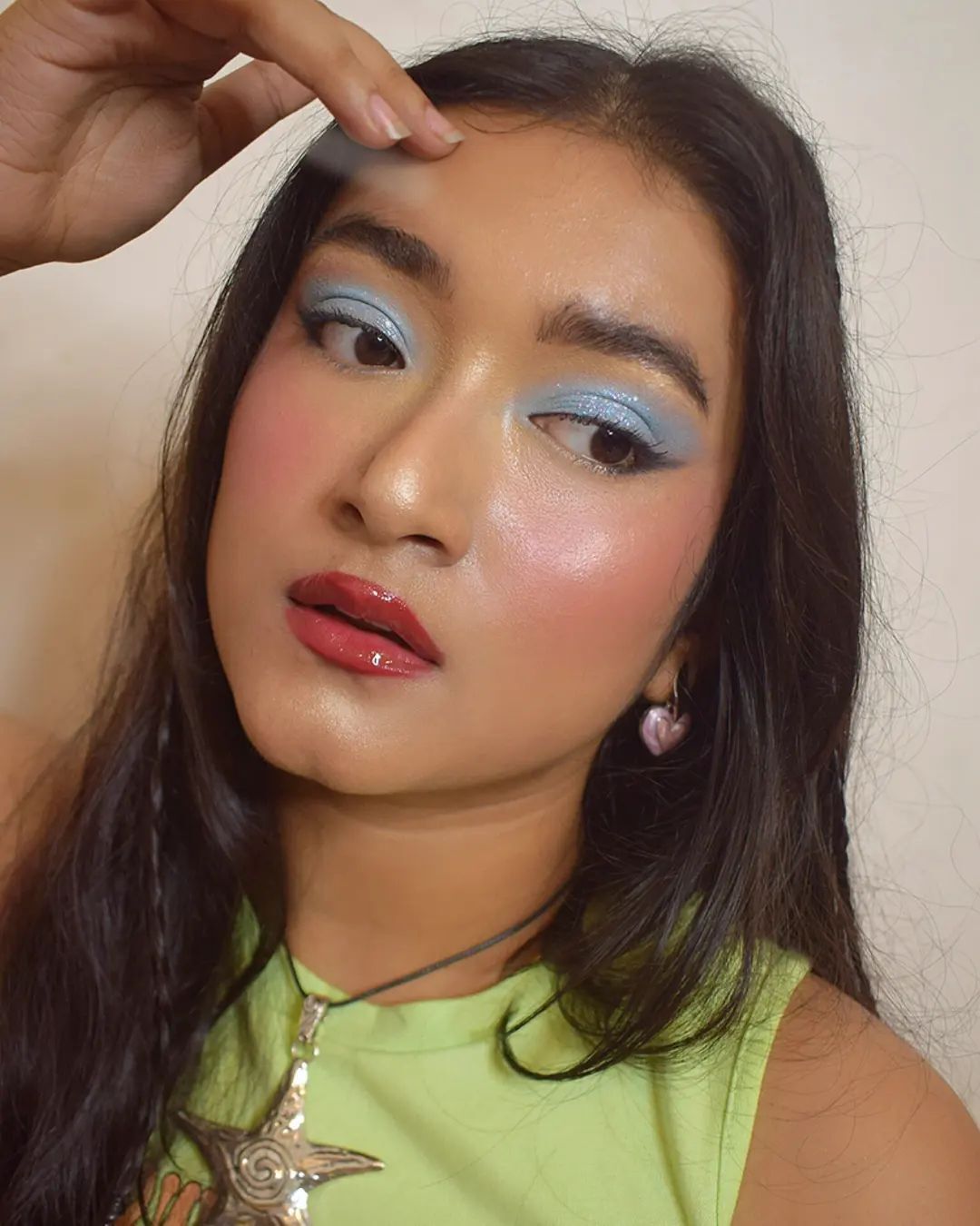 Anyone can pull off a blue eyeshadow look, including morena girls. (Instagram.com/_ankana_mukherjee_)