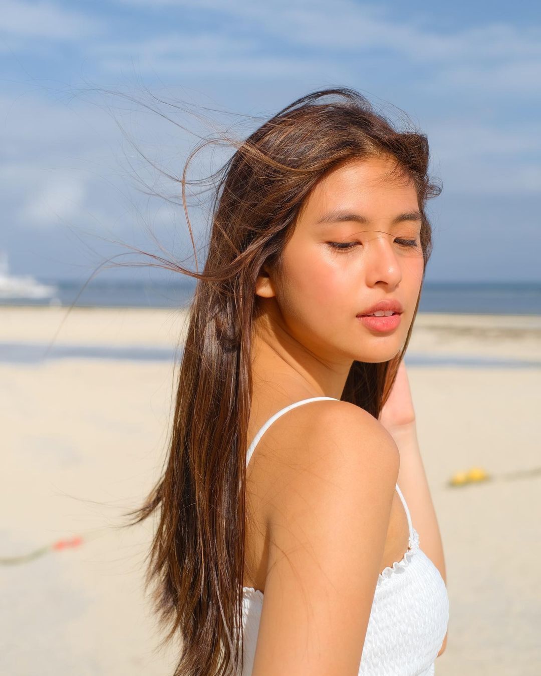 Artist Gabbi Garcia loves her blush and a dewy, golden glow. (Credit: instagram/gabbi)    