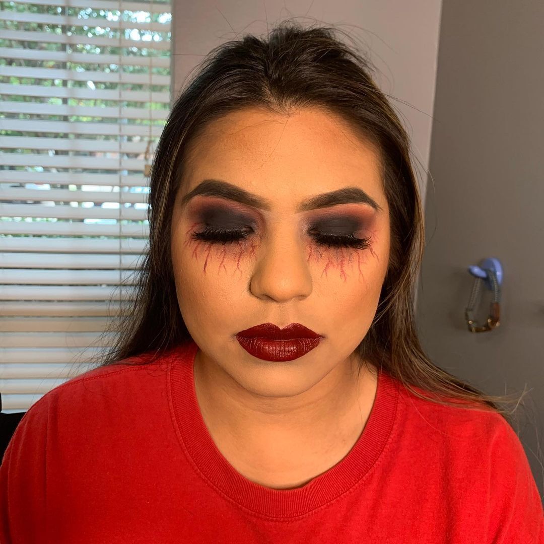 Who says zombies can’t look super fine? (Instagram.com/sashaqbeauty)