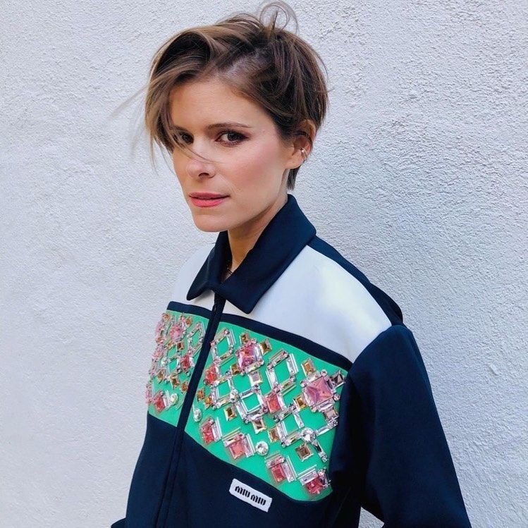 Kate Mara embraces cool-girl style with the ‘90s shagged bob. (Credit: instagram/katemara) 