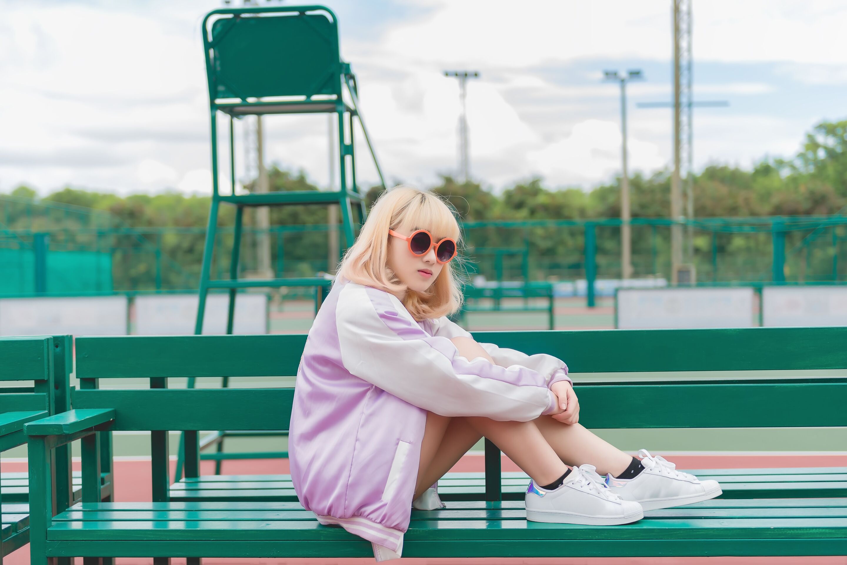 How Dark Tresses Hold Platinum Blonde Hair Color