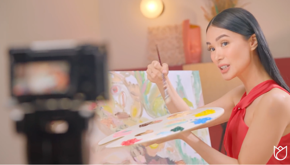 Heart Evangelista painting and vlogging