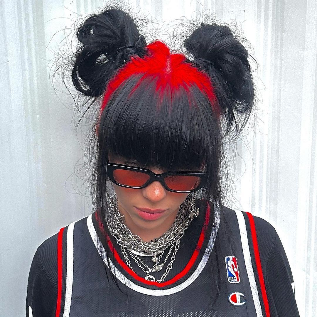 Billie shows represents her favorite sports team with a funky hairdo. (Instagram.com/billieeilish)