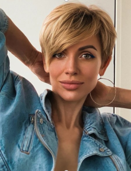 Short hair can be unbelievably sexy. 