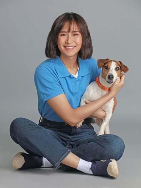 Sarah Geronimo with a dog