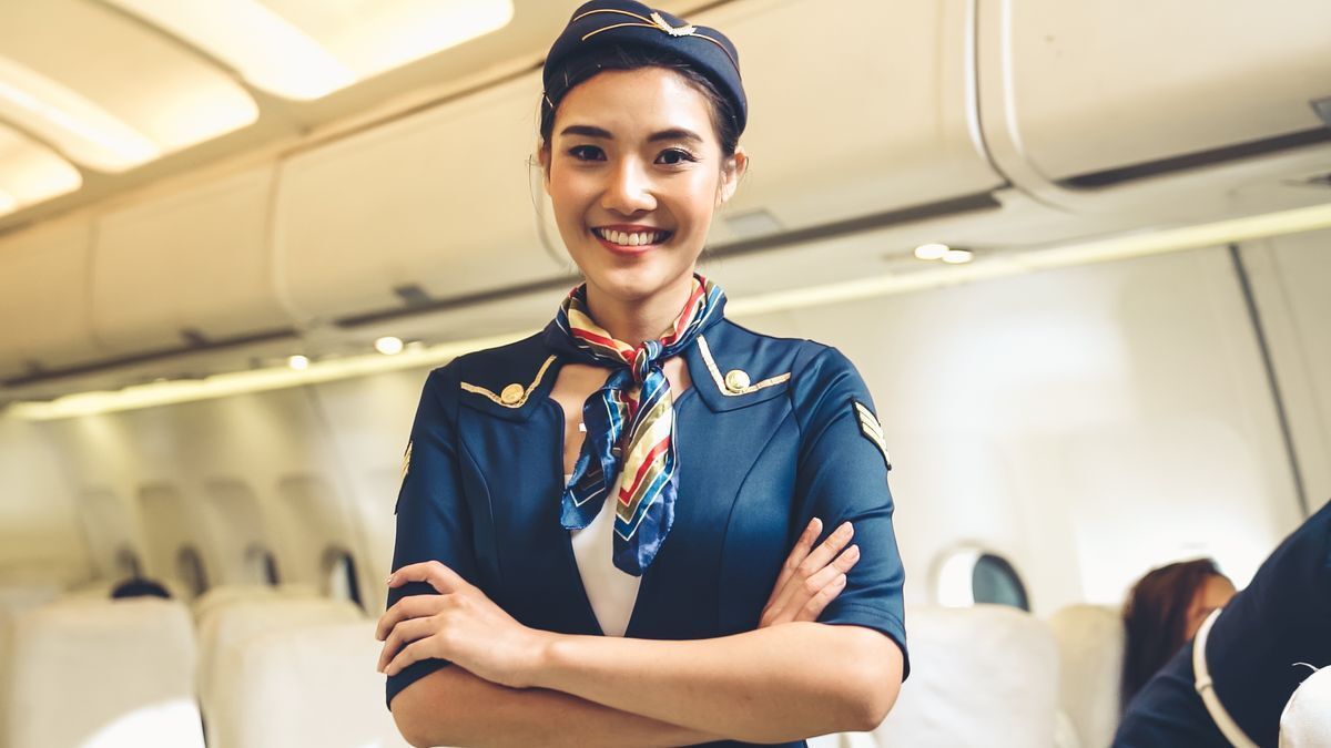 Flight Attendants Share In-Flight Beauty Hacks