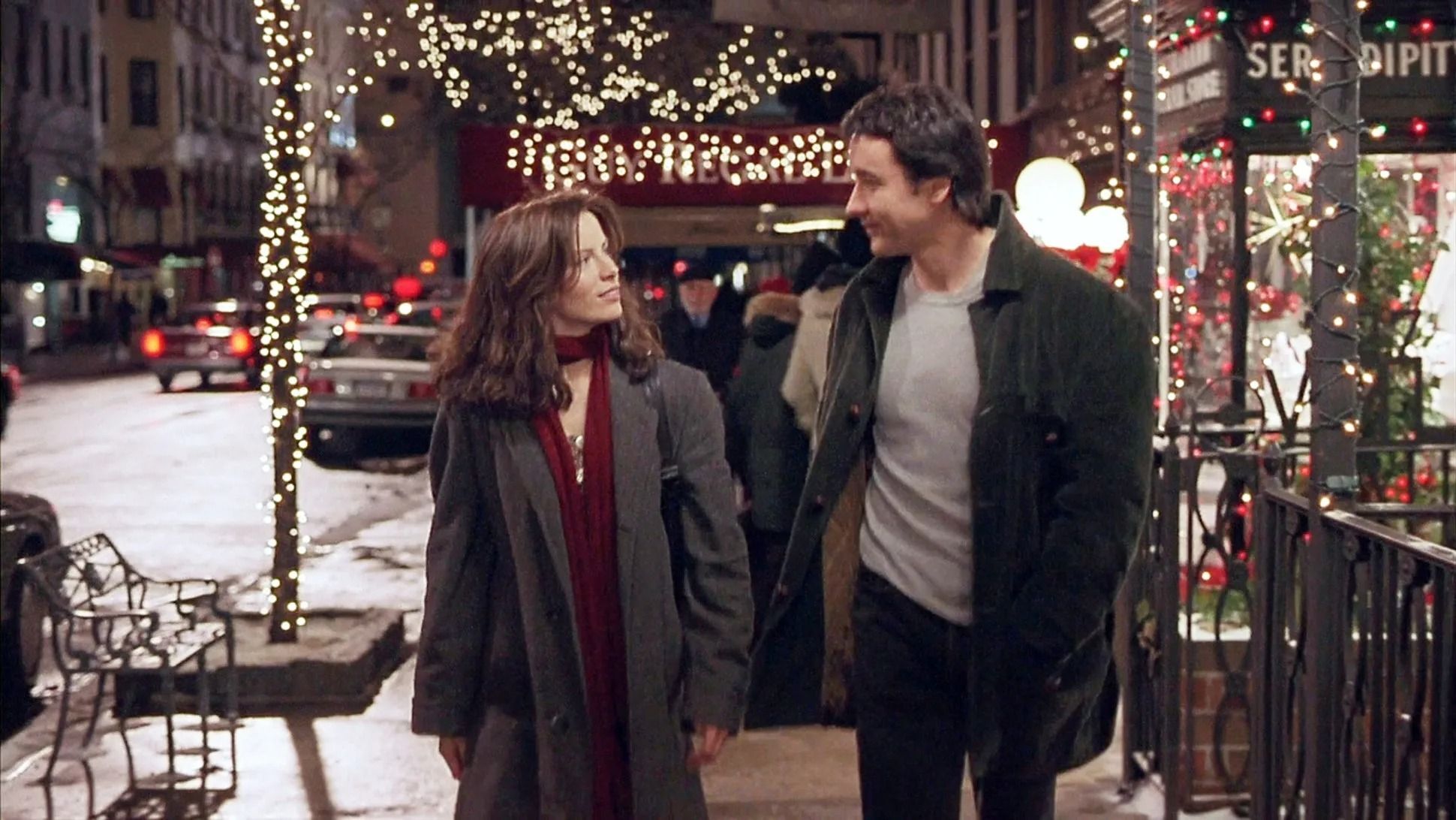 Kate Beckinsdale and John Cusack in Serendipity.