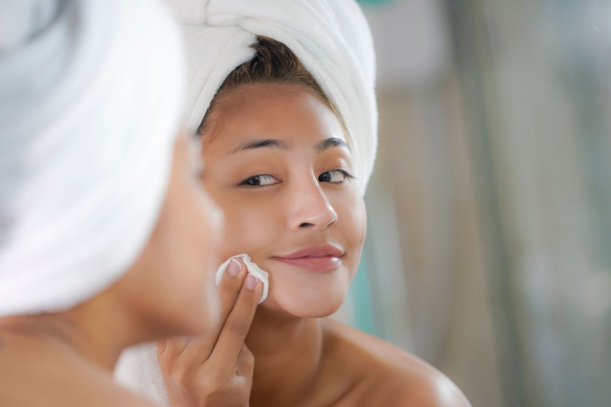 AHA vs. BHA: What Does Your Skin Type Need? 