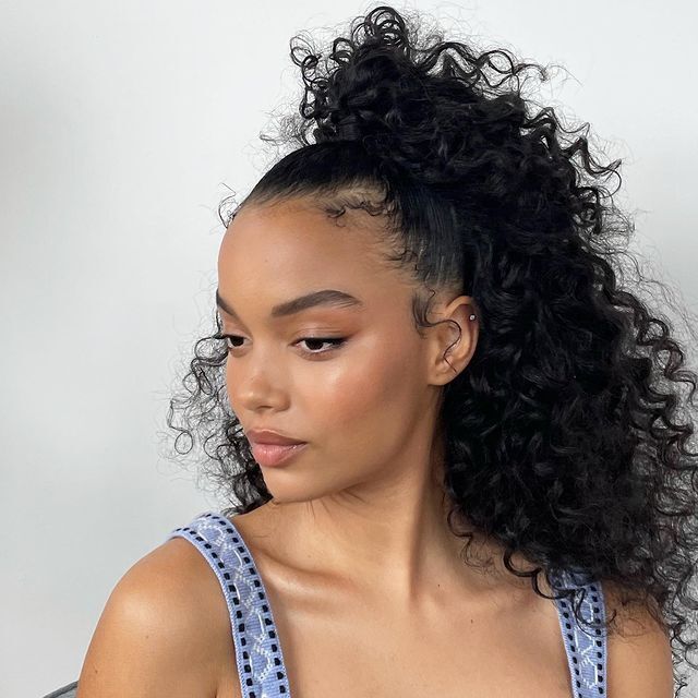 Whitney Peak shows off her itty-bitty cat eye. 