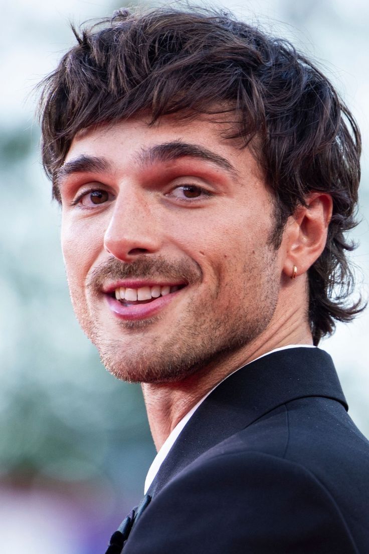A close-up shot of Jacob Elordi with modern mullet.