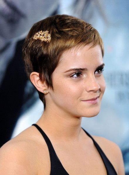 Accessorize with a cute clip like Emma Watson