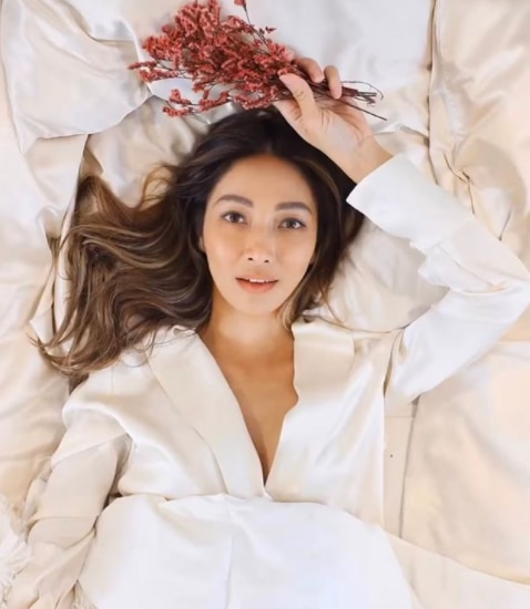 marie lozano for pond's