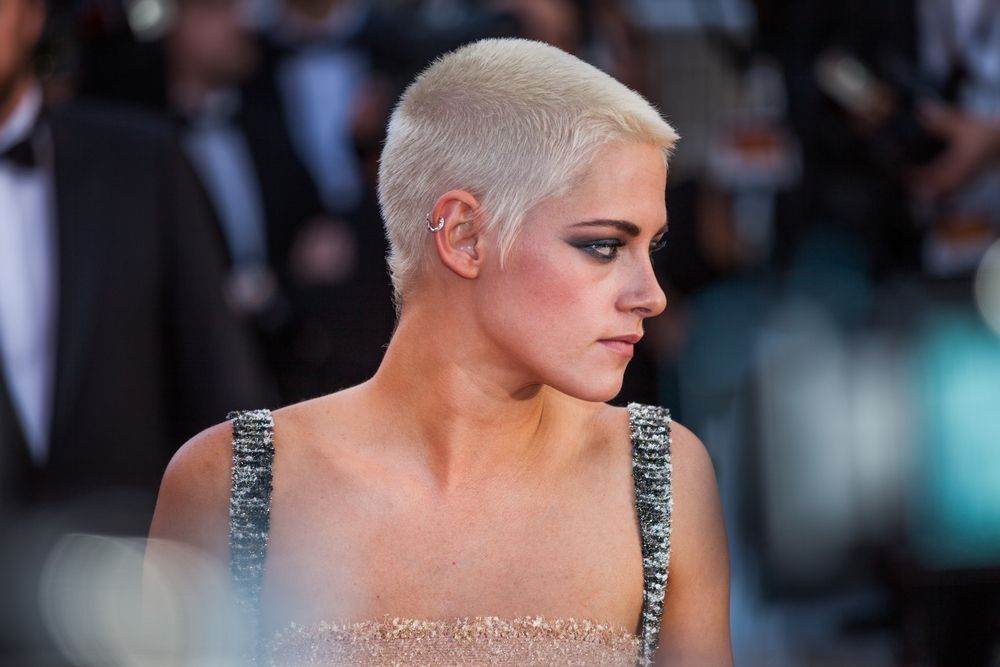 Kristen Stewart with platinum blonde buzz cut 