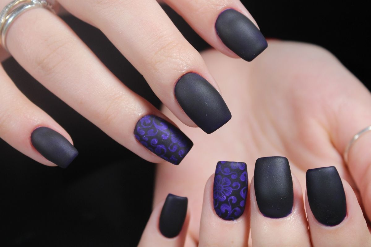 Mẫu nail nhám vẽ họa tiết