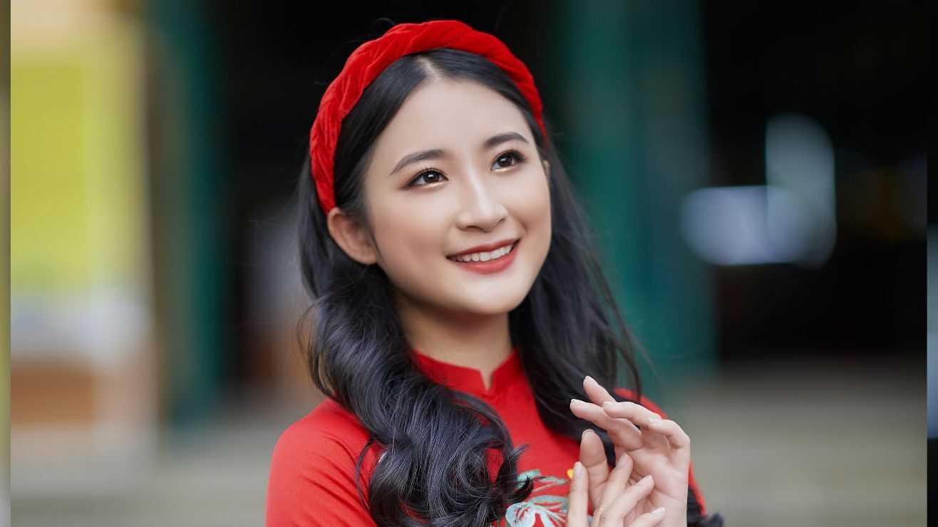 cô dâu mặc áo dài đội mấn