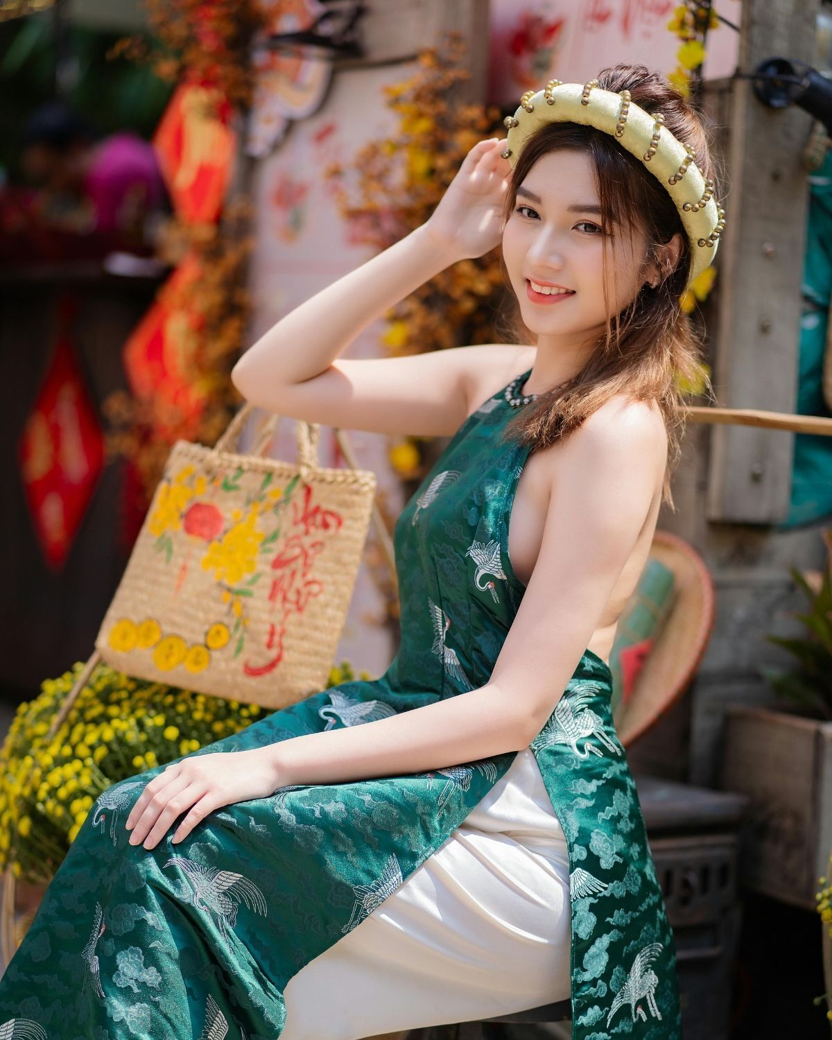 Tóc cô dâu mặc áo dài đội mấn làm phồng