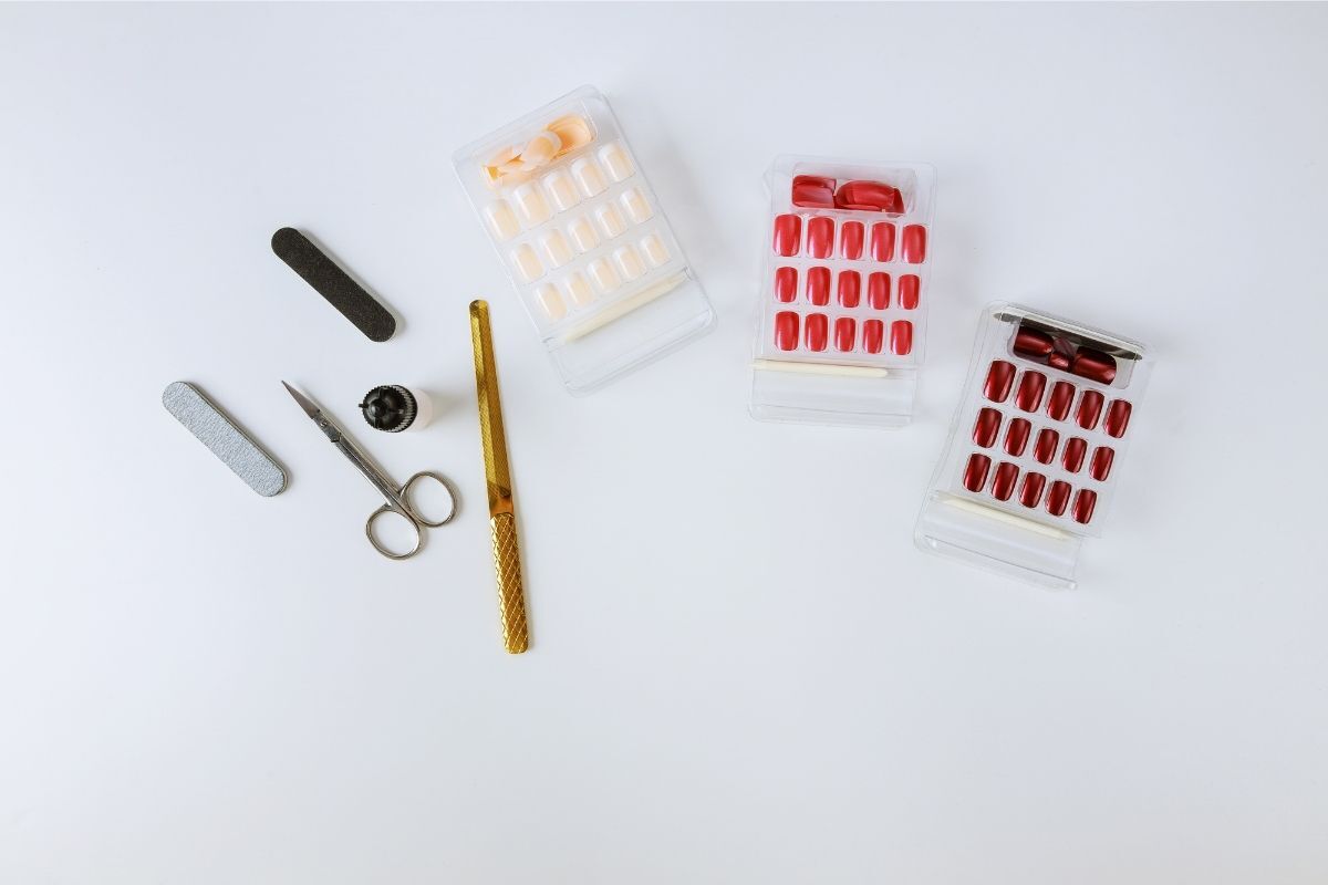 keo dán móng tay giả