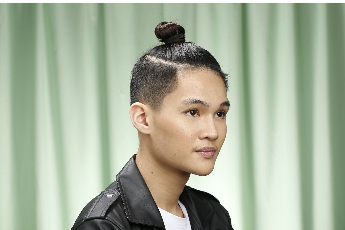 Kiểu tóc nam ngắn búi cao