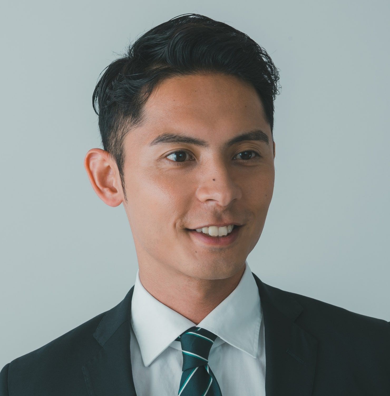 Tóc 6/4 nam vuốt dựng