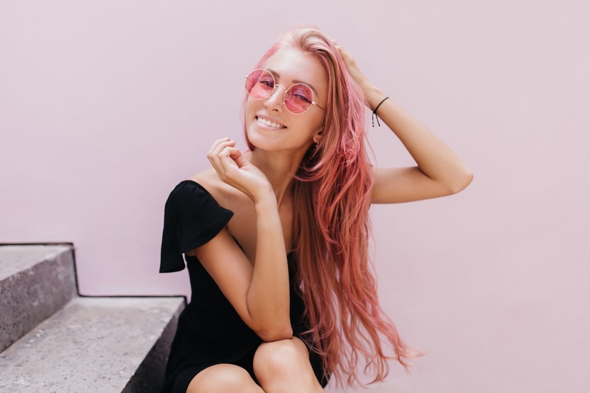 tóc nhuộm hồng vàng