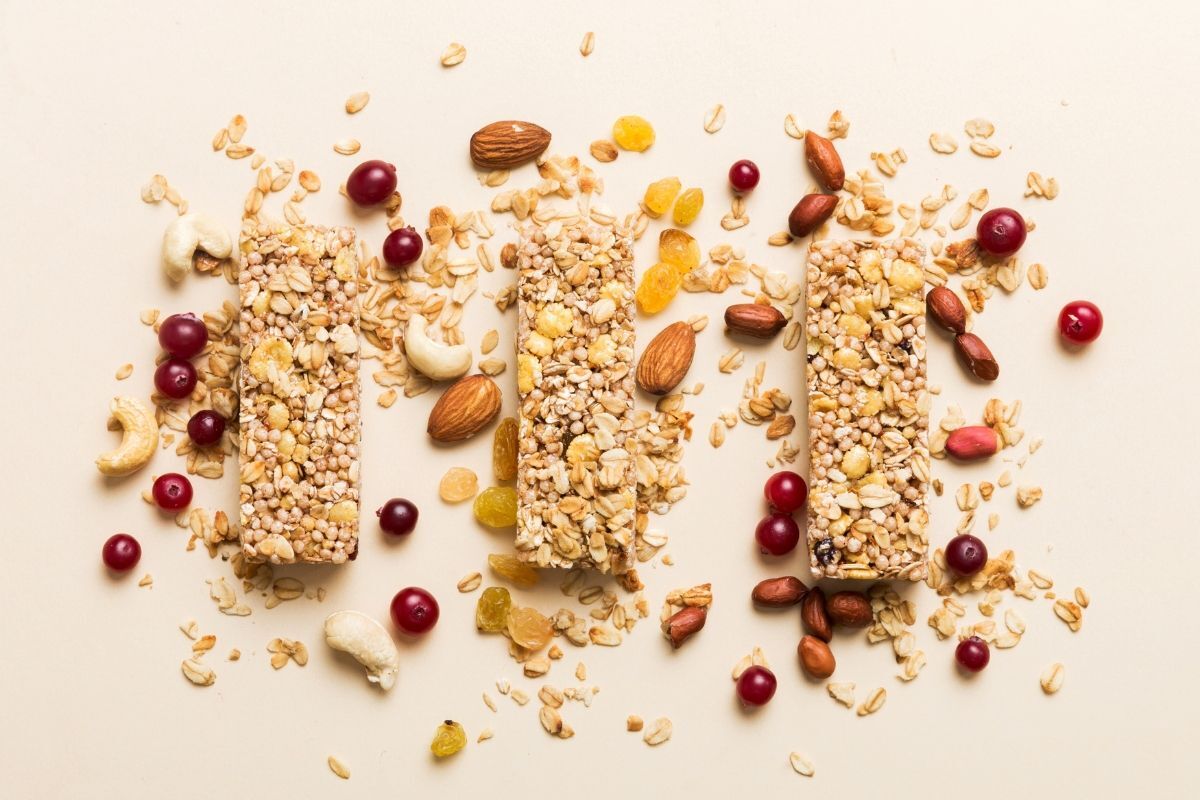 bị mụn không nên ăn gì hãy chọn thanh năng lượng