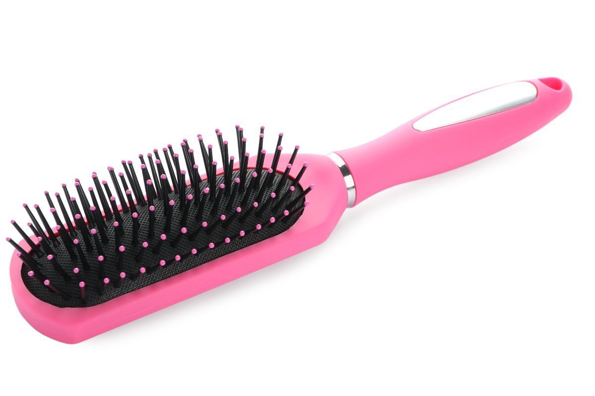 chăm sóc tóc mùa Hè chải tóc đúng cách