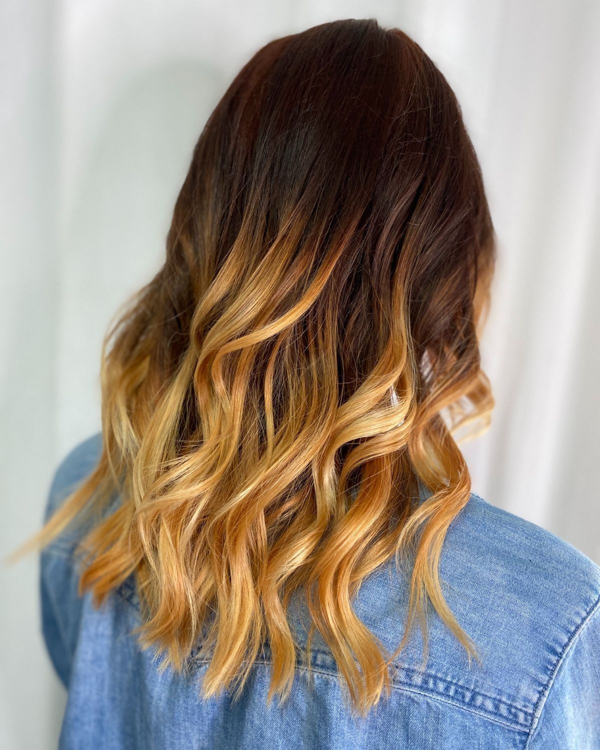 Tóc nhuộm ombre nâu vàng