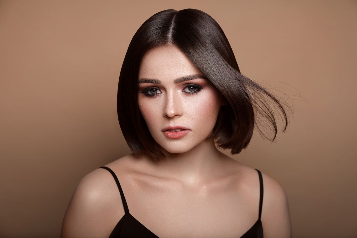 tóc ngắn cho mặt tròn tóc ngắn mái giữa 