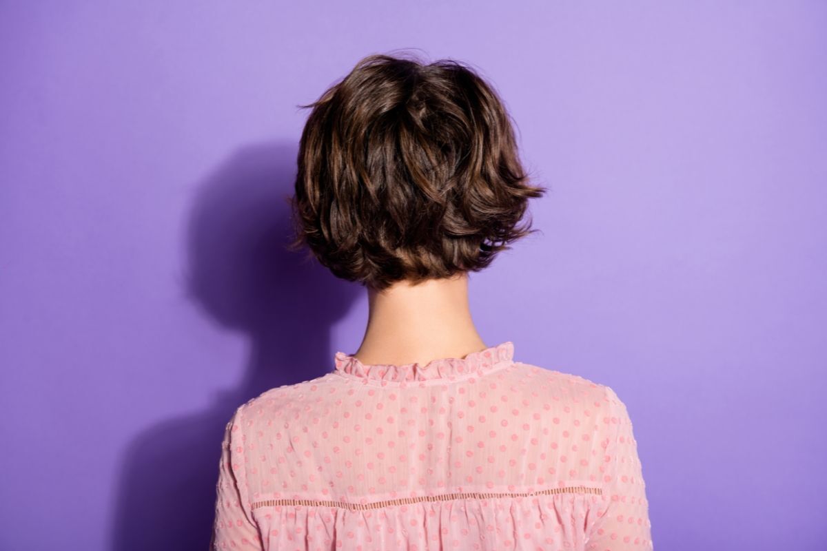 tóc ngắn cho mặt tròn tóc ngắn pixie uốn xoăn nhẹ