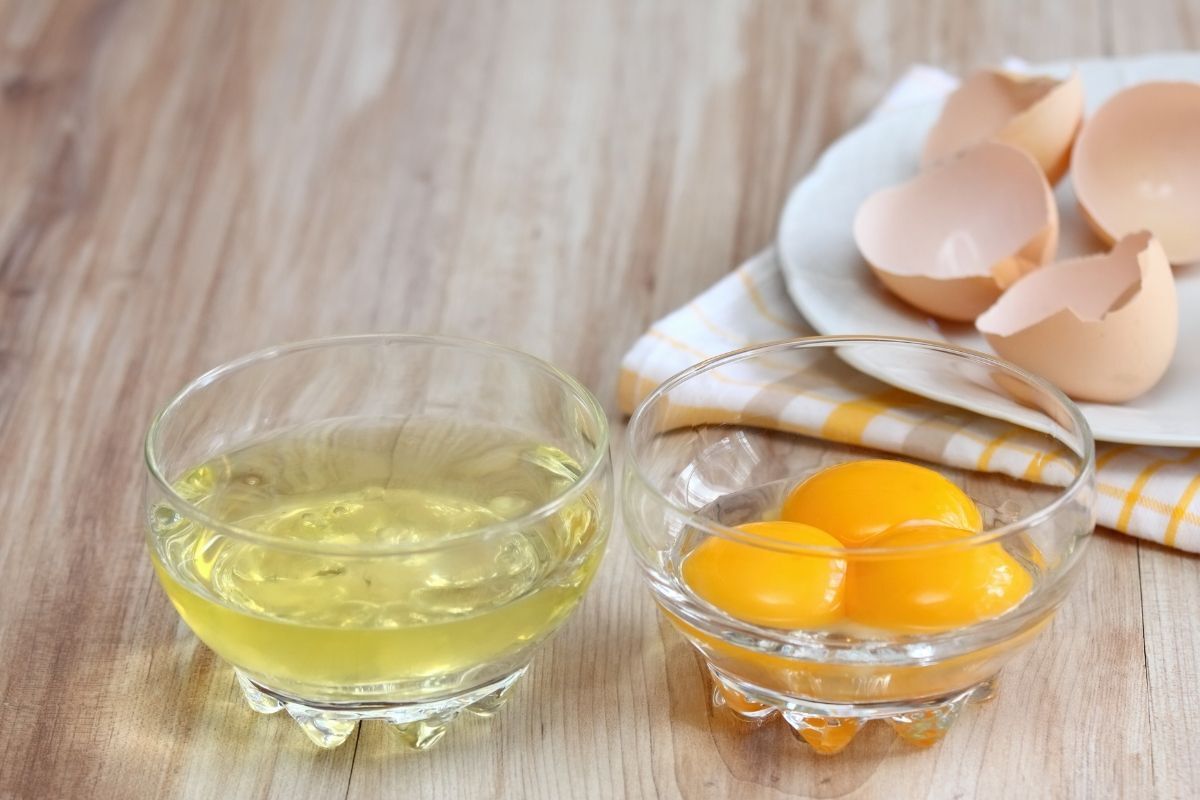 Cách trị rụng tóc bằng lòng đỏ trứng gà