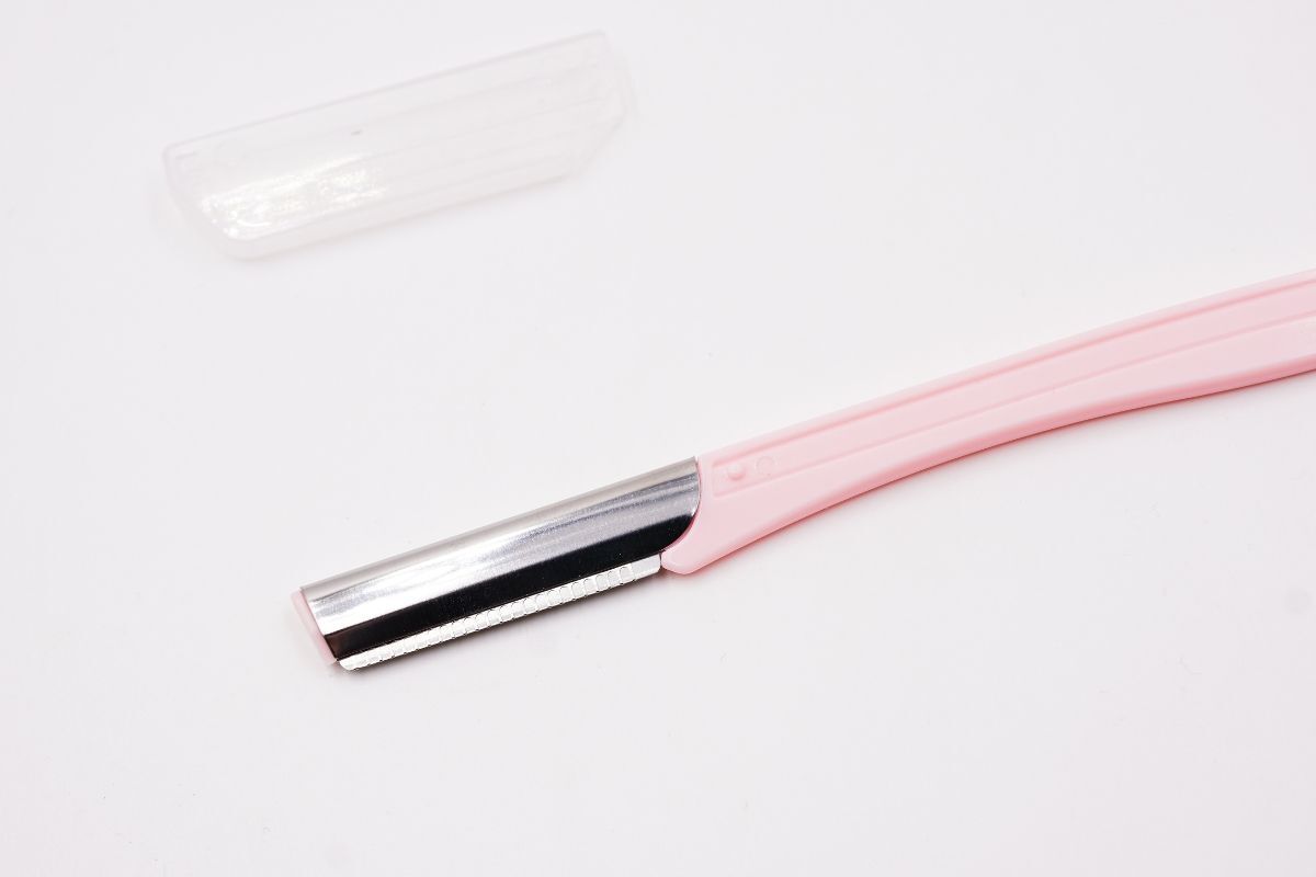 Sử dụng dao cạo chuyên dụng