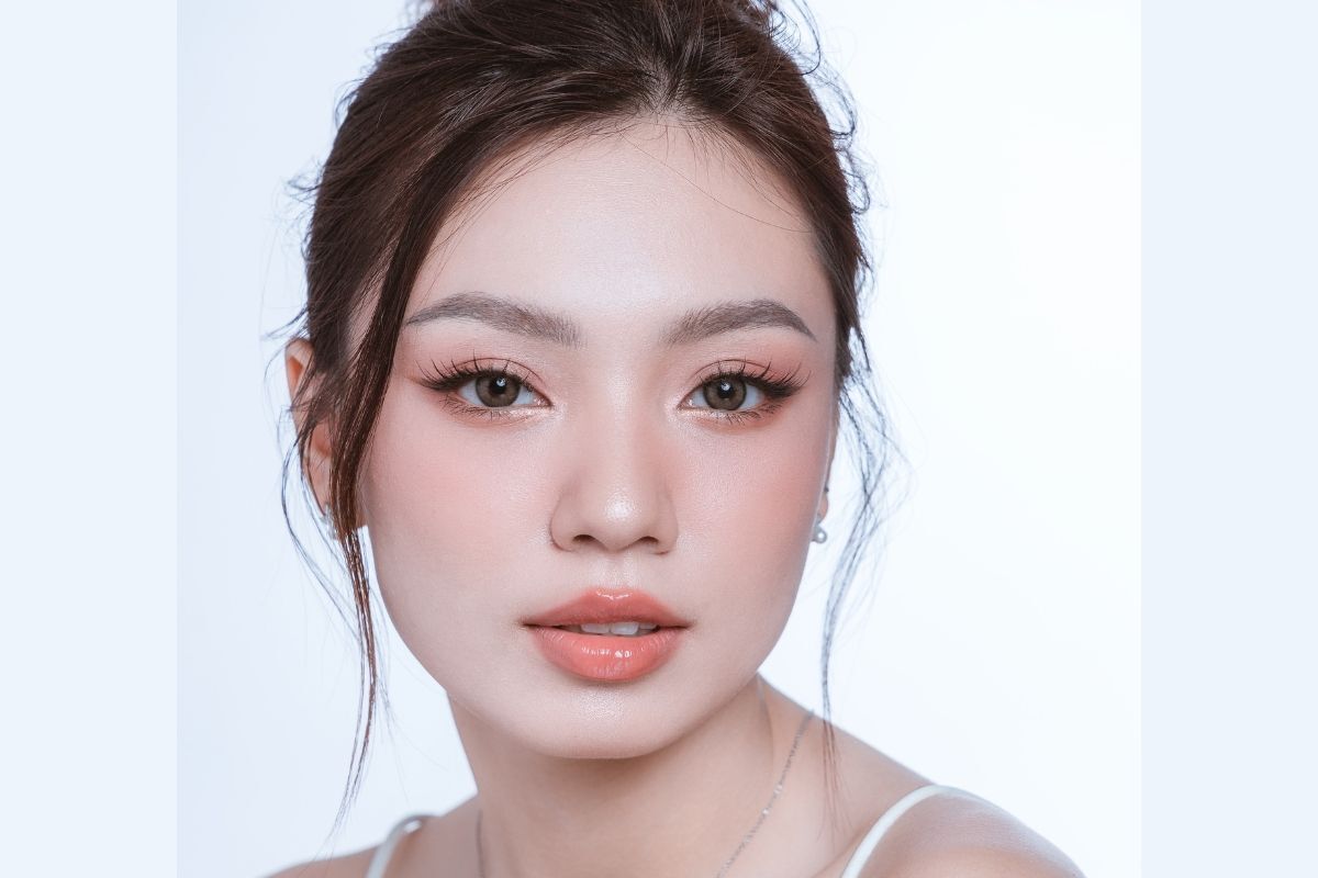 Mắt bạn thuộc dạng nào trong 8 dáng mắt ngôi sao dáng mặt dẹt