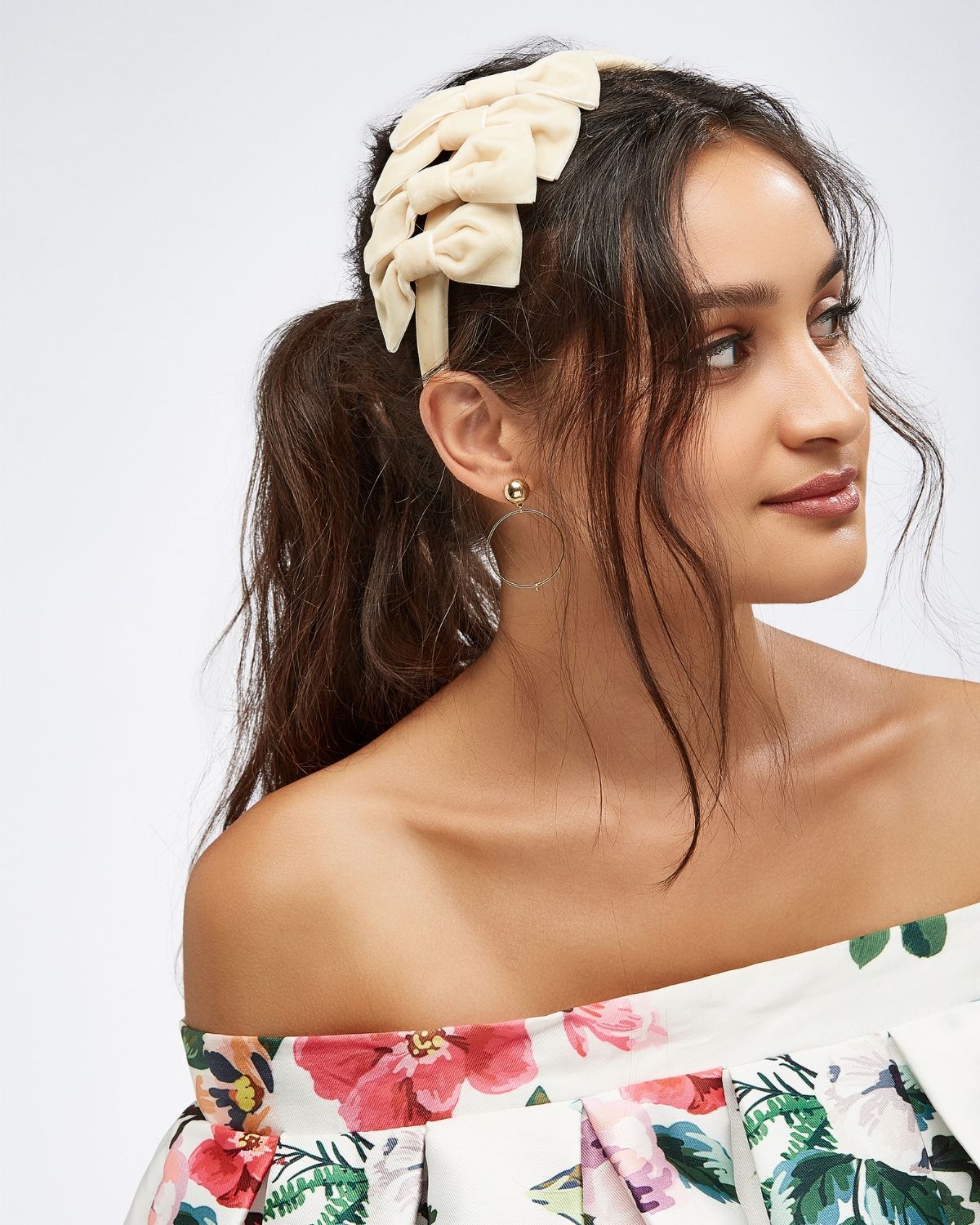 buộc tóc đẹp kết hợp băng đô