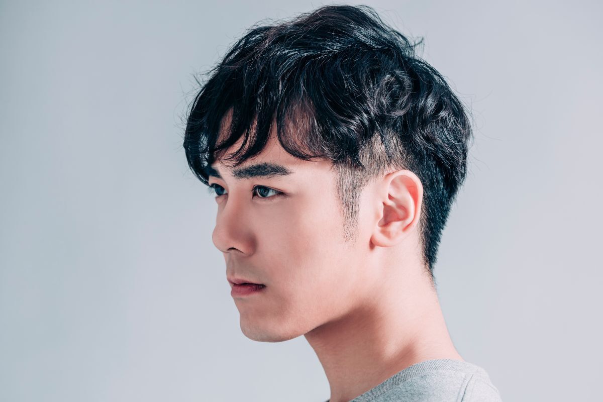 Kiểu tóc short quiff uốn xoăn