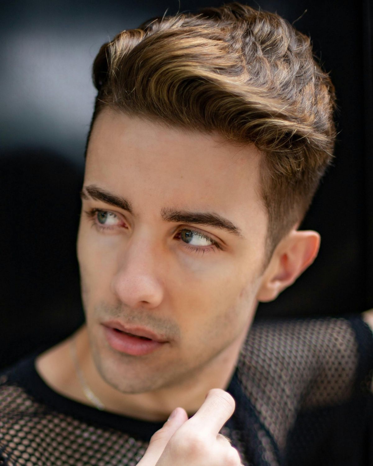 Kiểu tóc short quiff nhuộm phần tóc mái