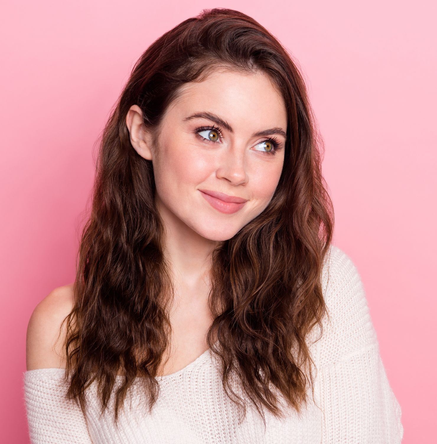  Tóc hippie xoăn cho mặt tròn